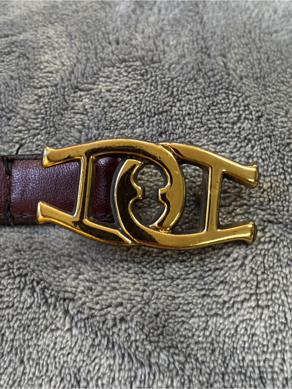 Etienne Aigner Vintage 1/2 inch Leather Belt with Gold-Tone Logo Buckle